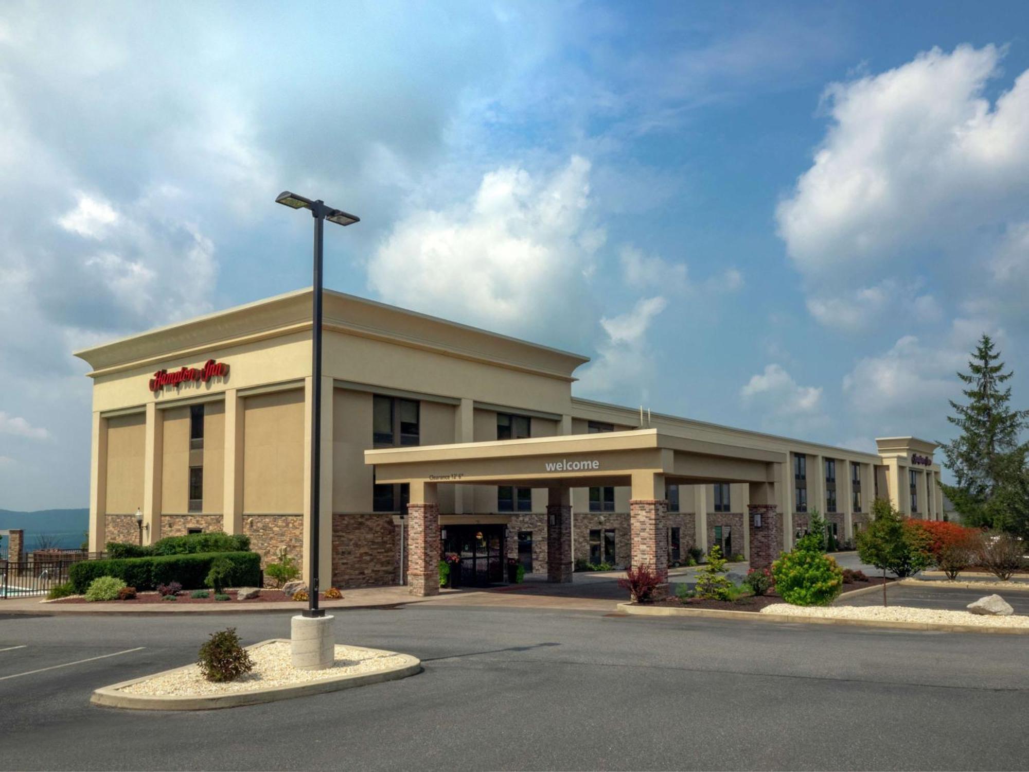 Hampton Inn Hazleton Exterior photo