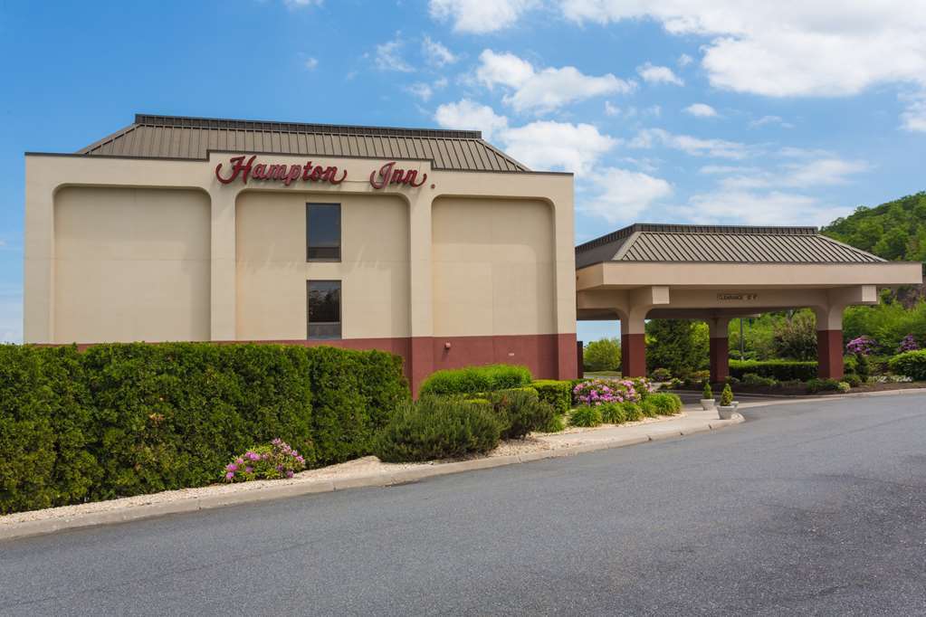 Hampton Inn Hazleton Exterior photo