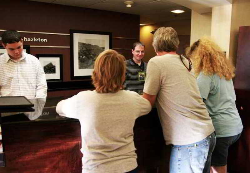 Hampton Inn Hazleton Interior photo